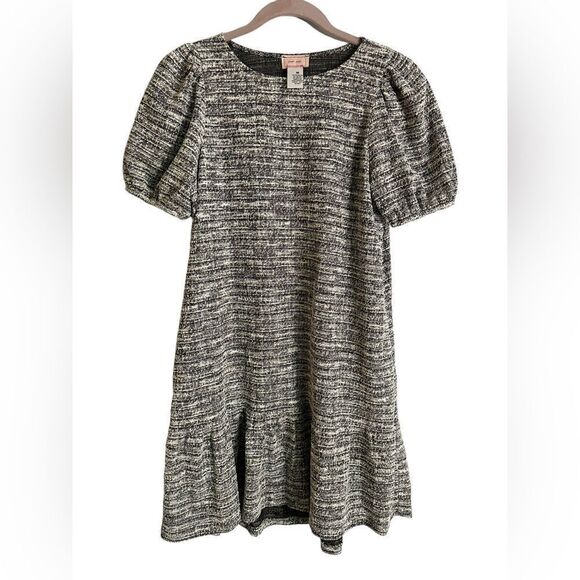 LOVE ADY Textured mini dress with short puffed sleeves and ruffled hem EUC sz M - Picture 4 of 15